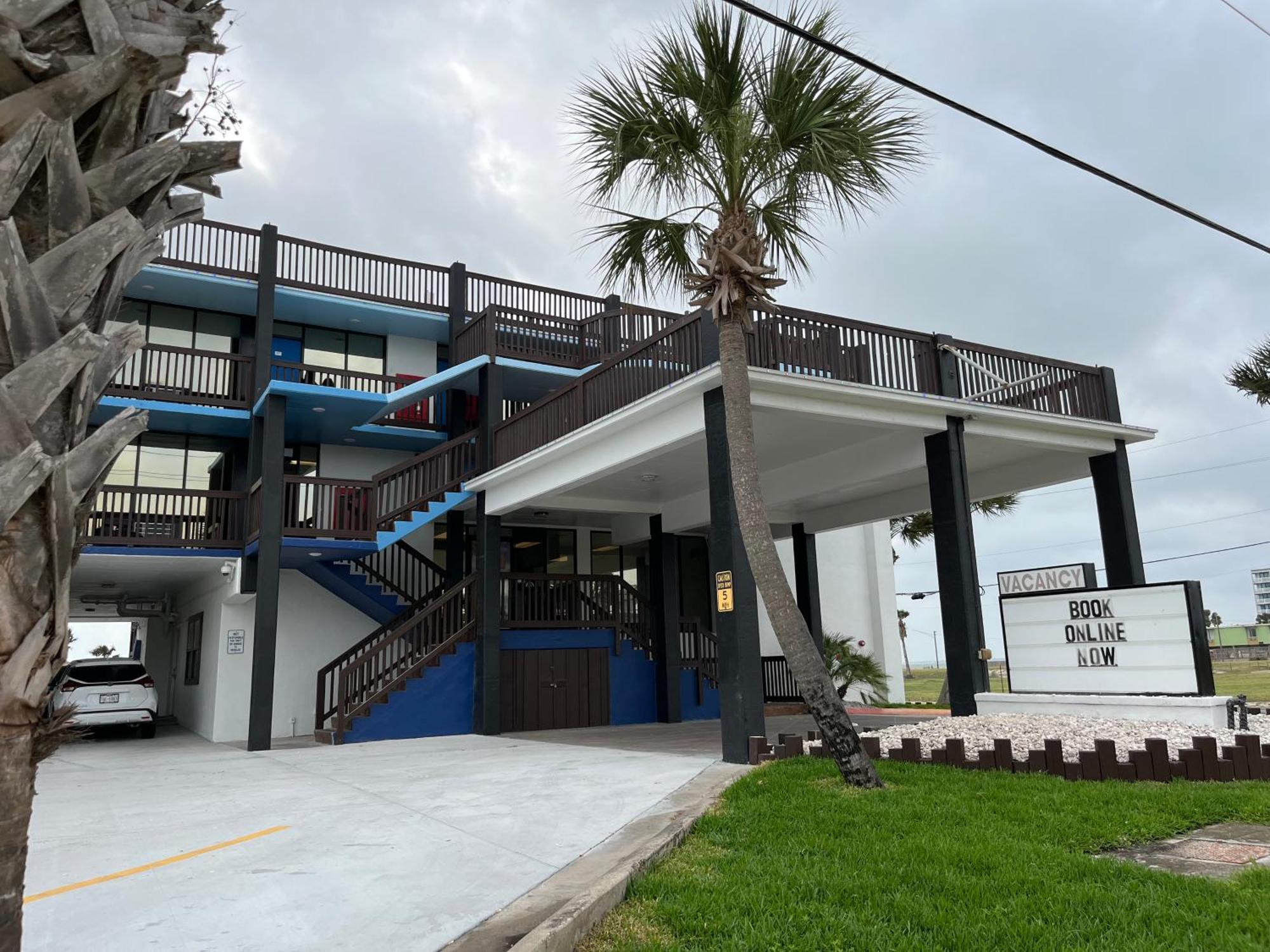 Hotel Deville Corpus Christi Exterior photo